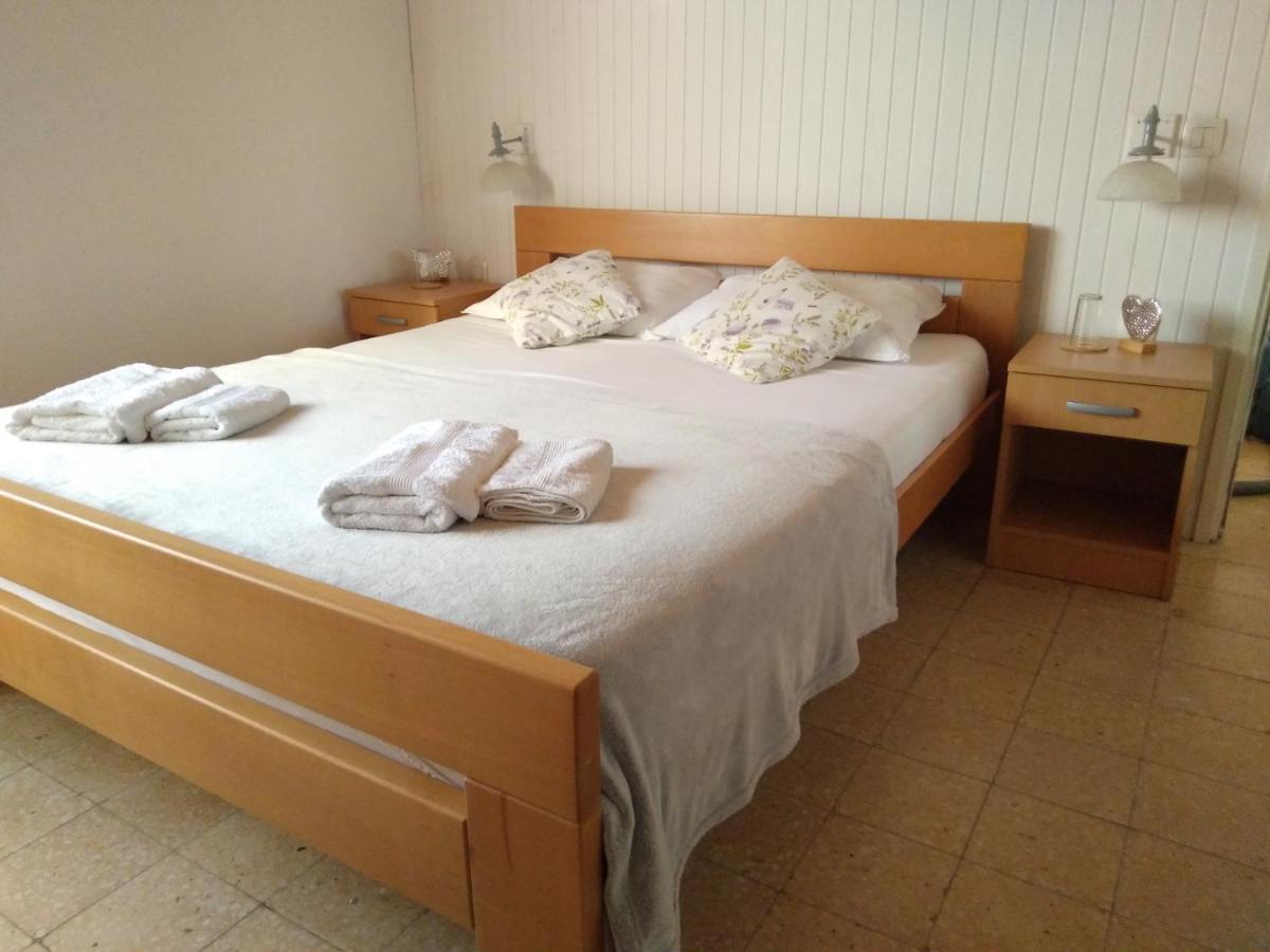 The White House Lumbarda Apartman Kültér fotó